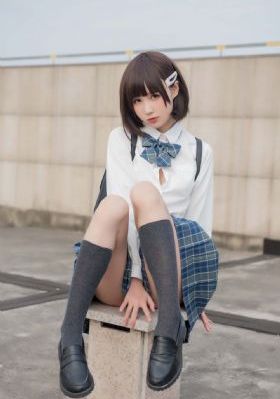 痴汉电车侵犯女学生电车痴汉视频_DVD高清在线观看